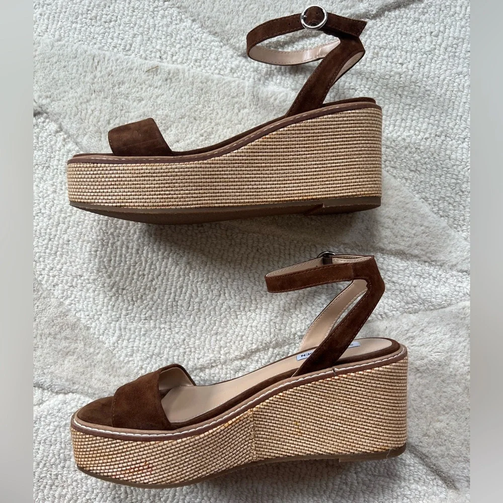 Steve Madden Women’s Composed Raffia Wedge Platform Sandals - Picture 2 of 6